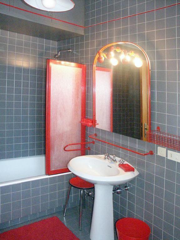 Flatinrome Trastevere Traversari Apartment *