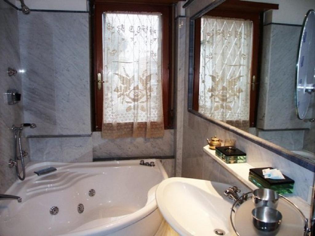 Flatinrome Trastevere Traversari Apartment